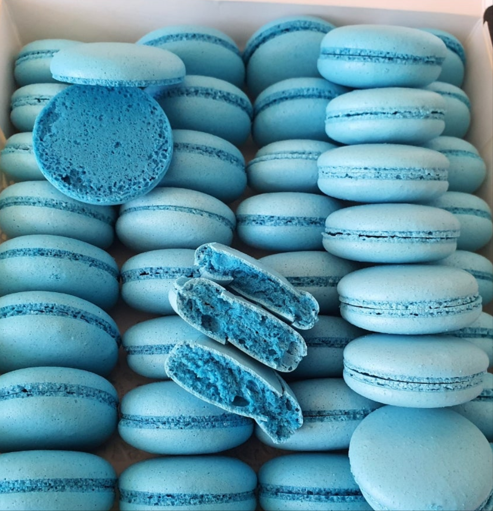 15 Macarons ongevuld (30 schelpen).