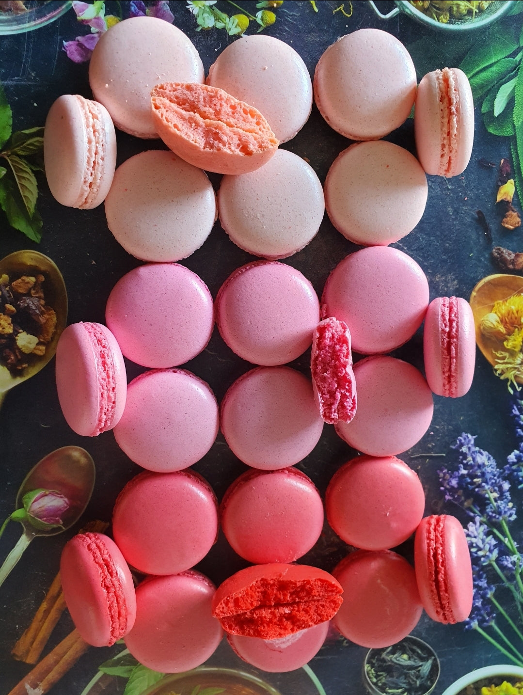 15 Macarons ongevuld (30 schelpen).