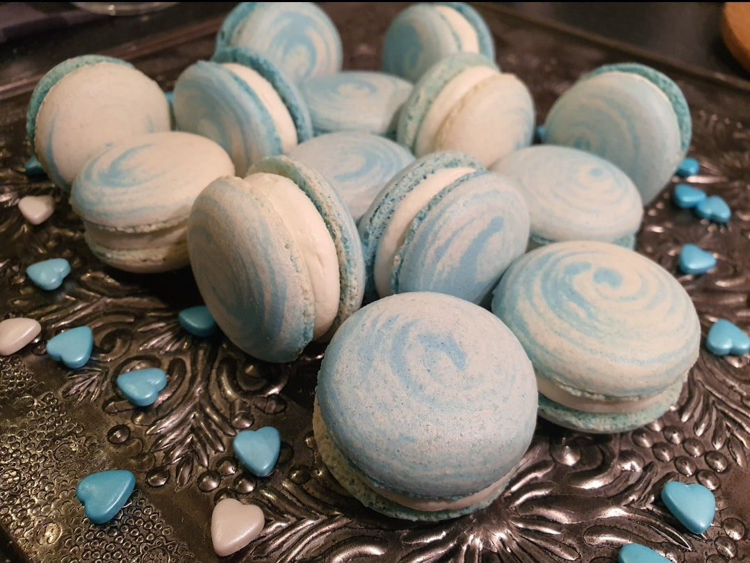 15 Macarons ongevuld (30 schelpen).