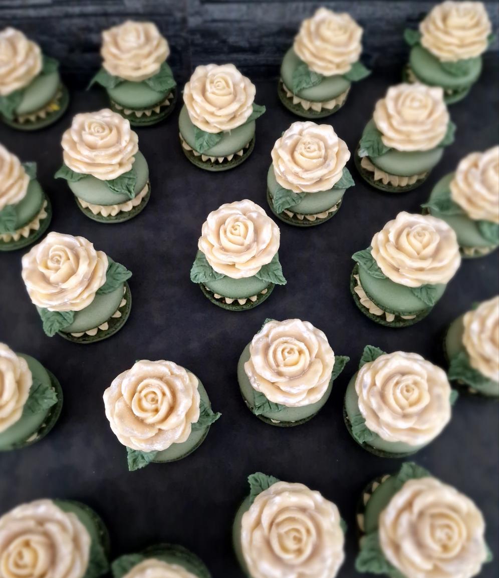 Amira ~ 15 luxe grote macarons ~