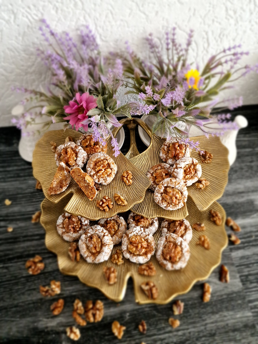 25 Ghribia bi Gerga (Walnootkoekjes)