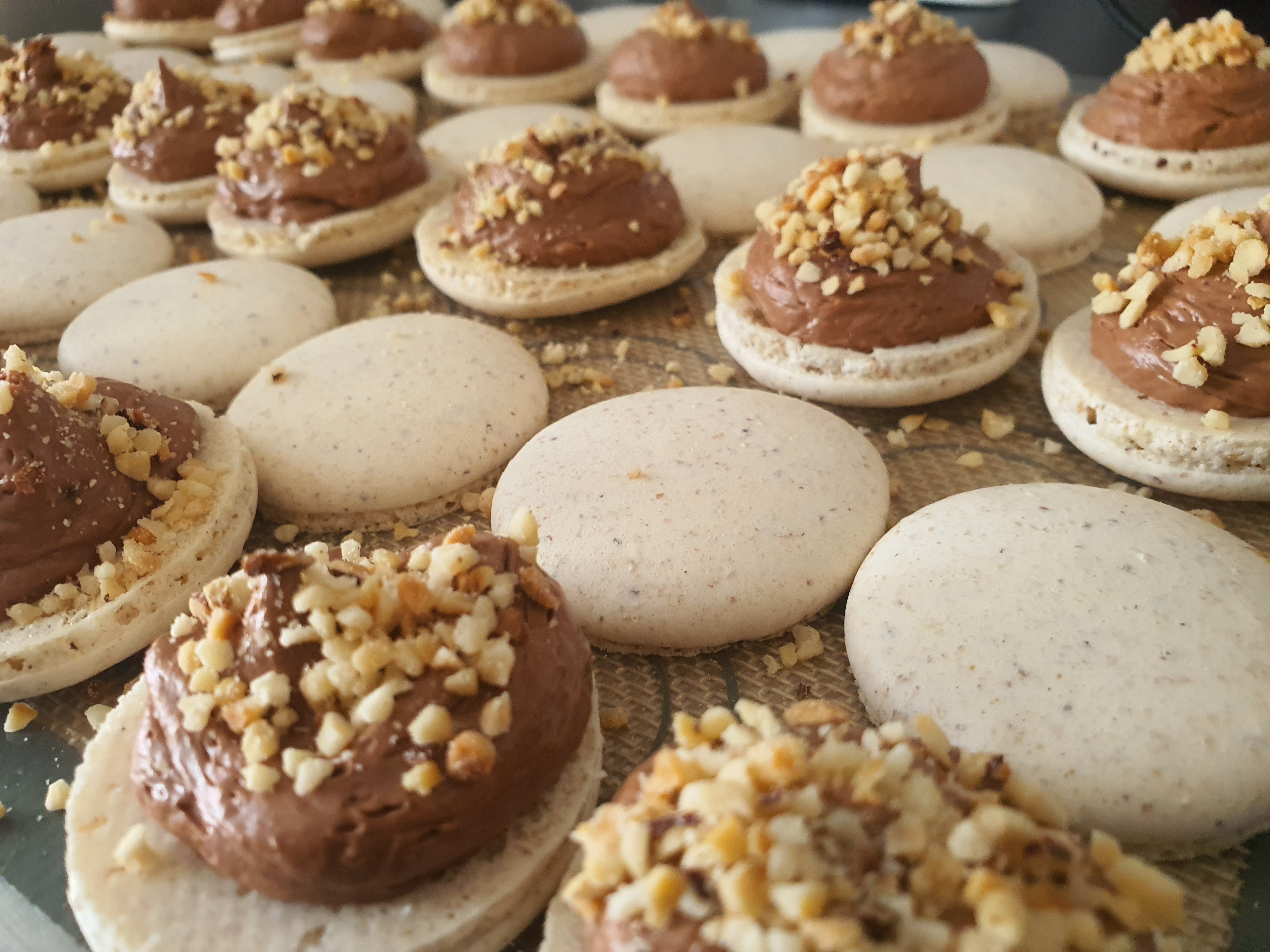 15 rijkgevulde macarons naar keuze.