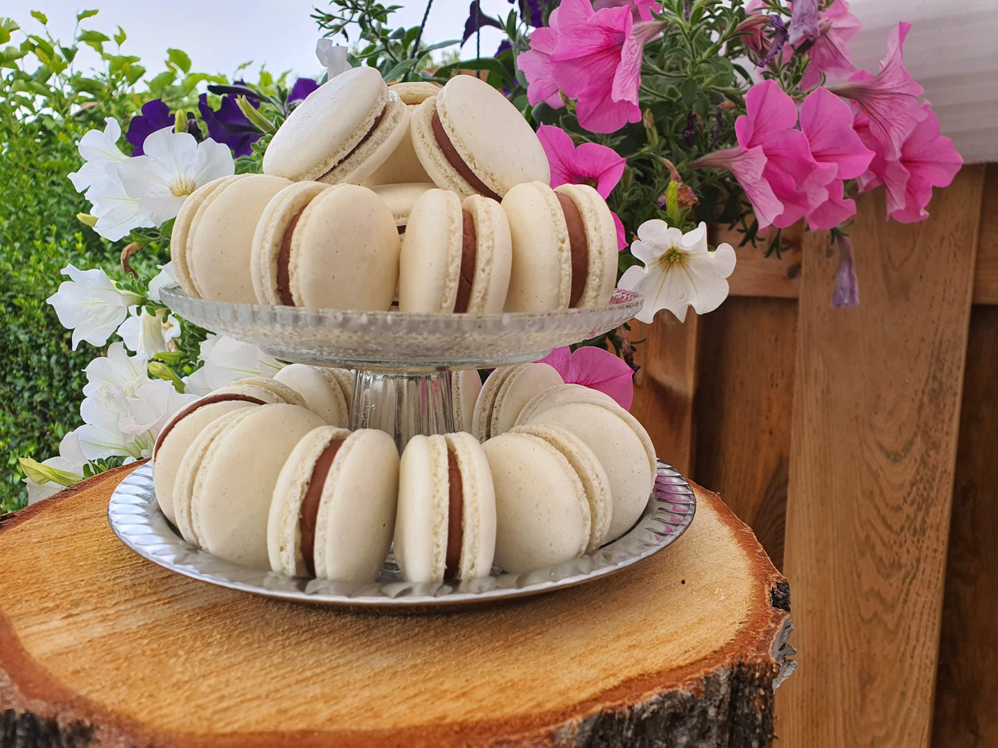 15 rijkgevulde macarons naar keuze.