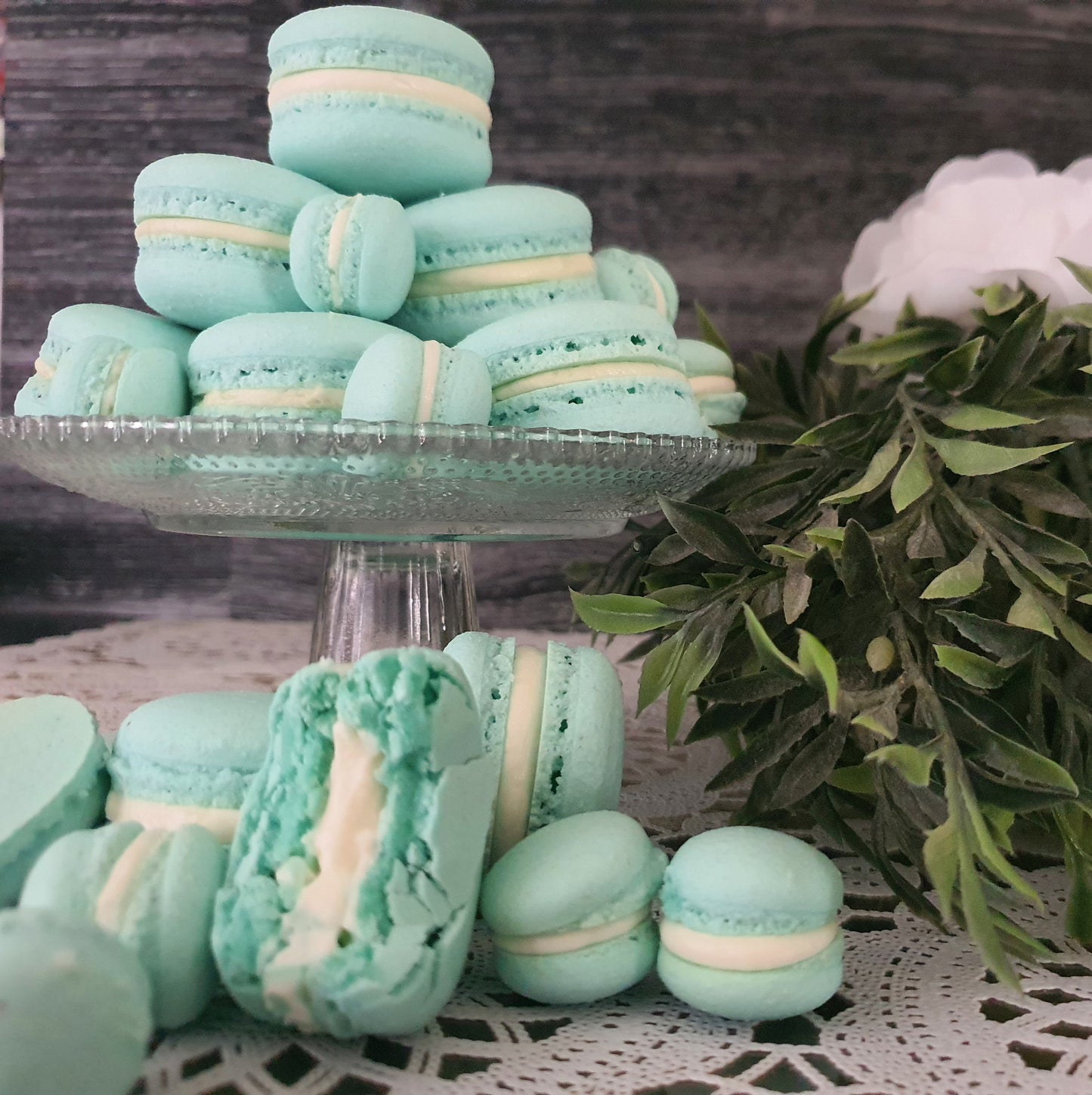 15 rijkgevulde macarons naar keuze.