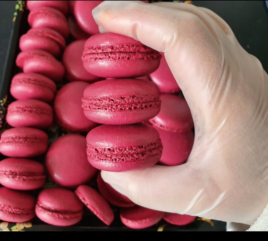 15 Macarons ongevuld (30 schelpen).