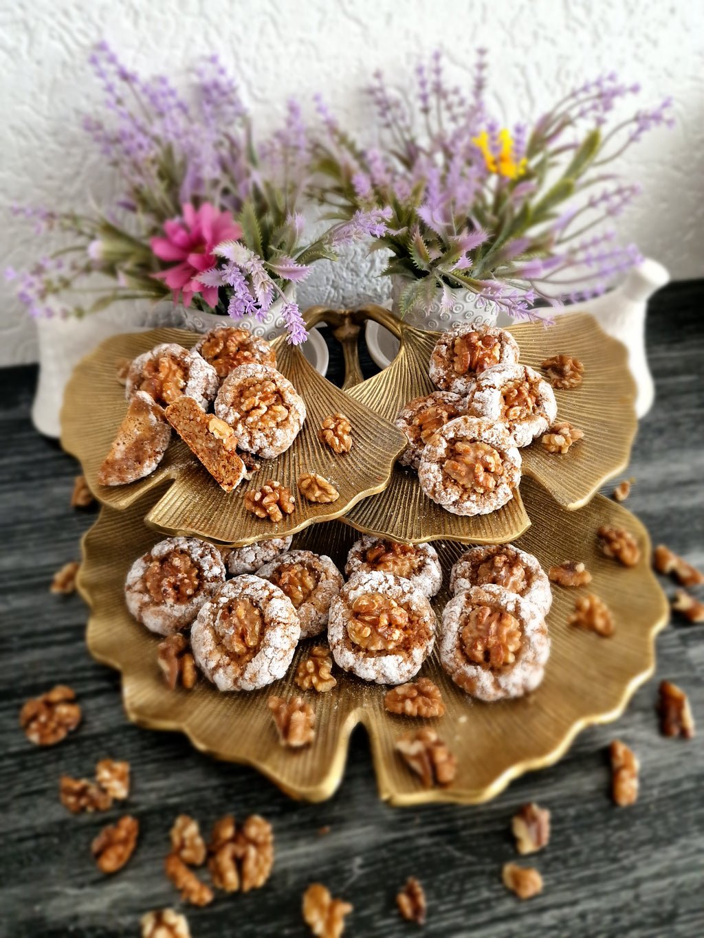 25 Ghribia bi Gerga (Walnootkoekjes)