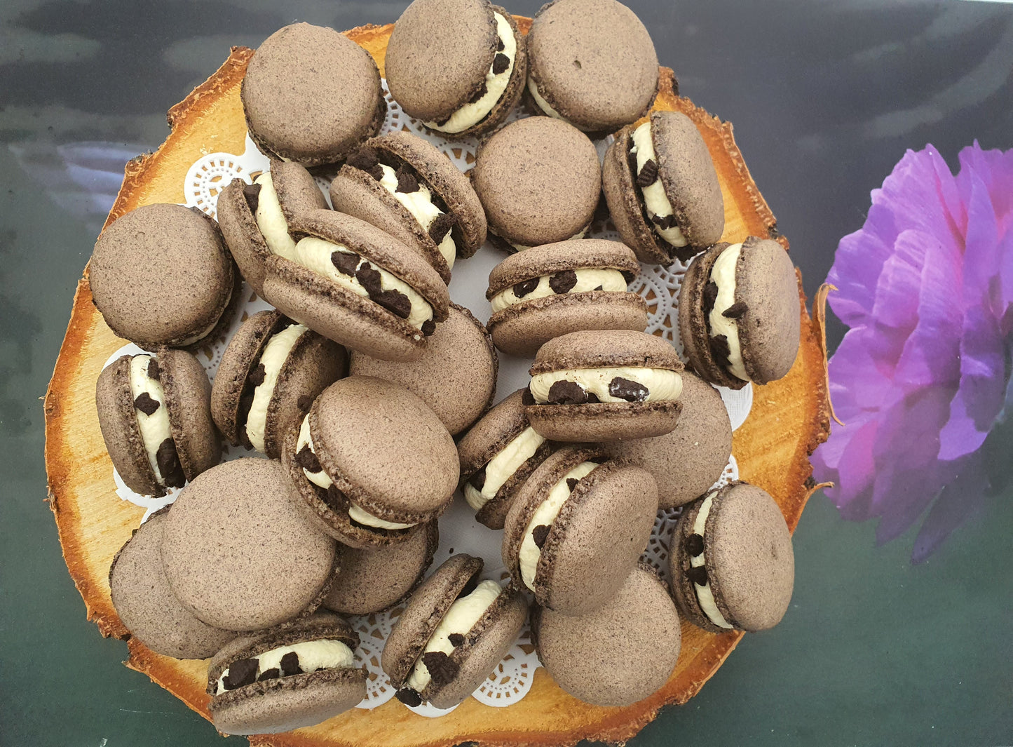 15 rijkgevulde macarons naar keuze.