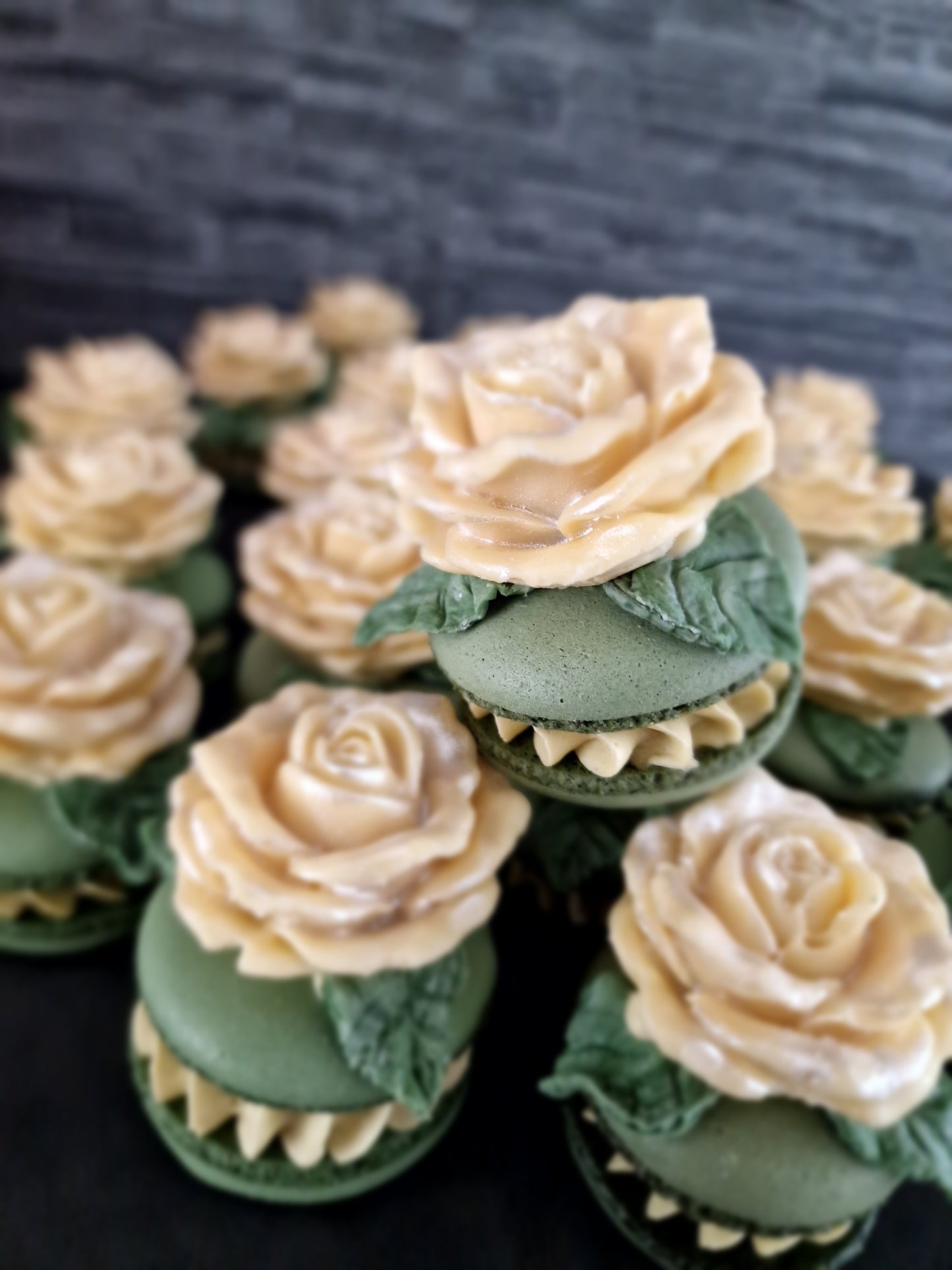 Amira ~ 15 luxe grote macarons ~